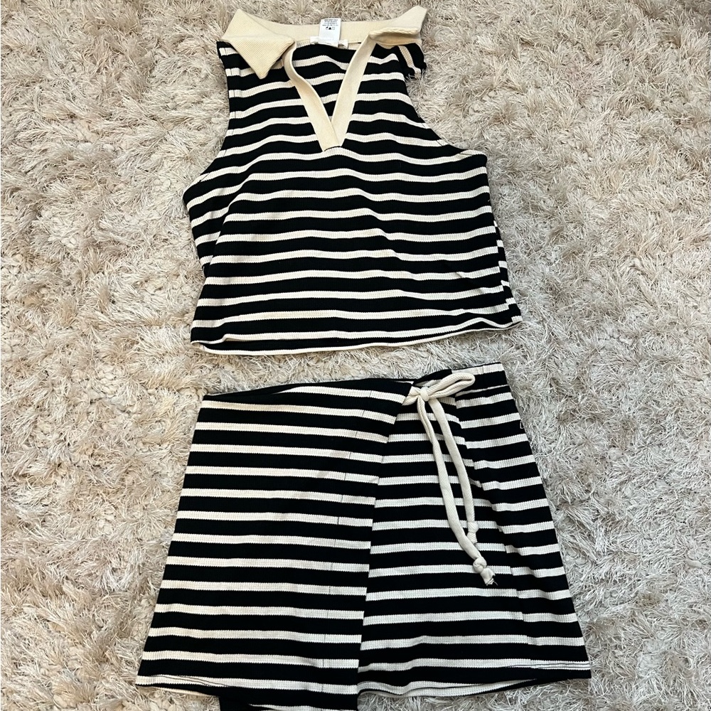 Chic Striped Black and Cream Set
